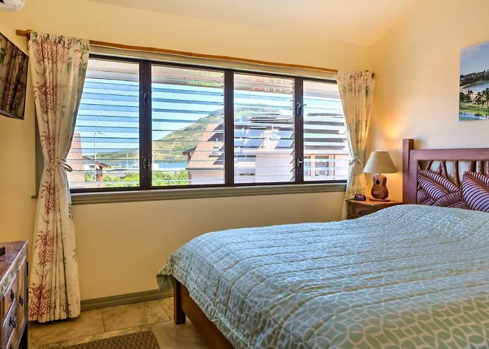 Pristine Lihue Condo With Balcony Walk To Beach!